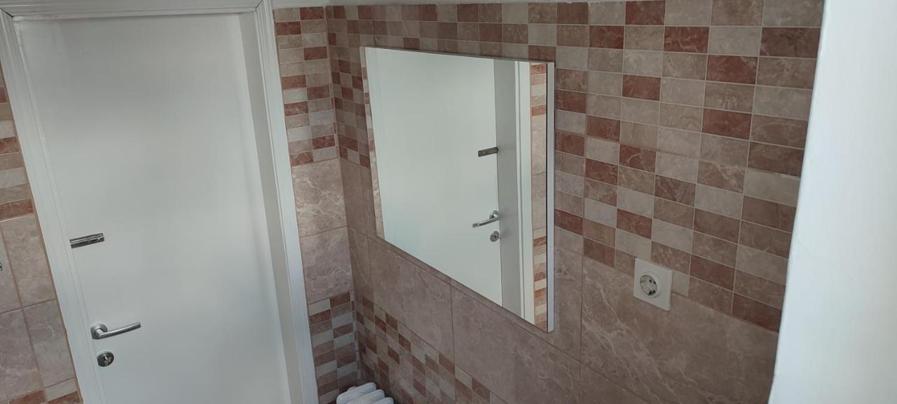 Menrat Apartment Novi Sad Ngoại thất bức ảnh